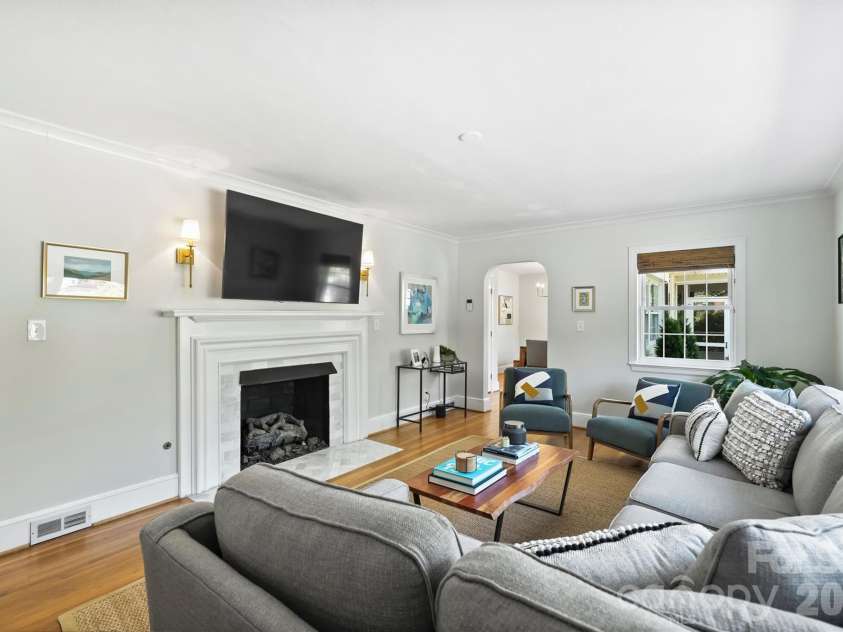 3608 Ellen Avenue, Charlotte, NC 28205.  MLS# CAR4361918, YatesRealty ID 8569. Front Living Room