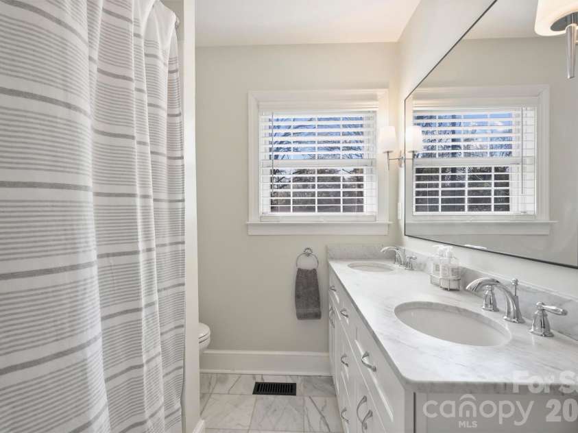 3608 Ellen Avenue, Charlotte, NC 28205.  MLS# CAR4361918, YatesRealty ID 8569. Full Bath