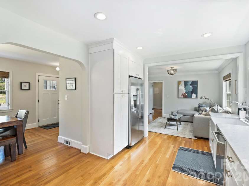 3608 Ellen Avenue, Charlotte, NC 28205.  MLS# CAR4361918, YatesRealty ID 8569. Kitchen