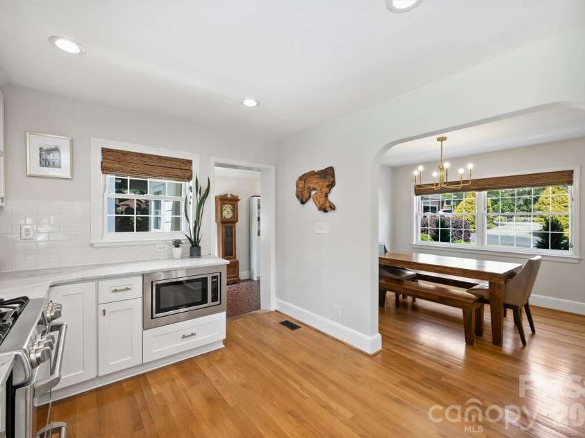 3608 Ellen Avenue, Charlotte, NC 28205.  MLS# CAR4361918, YatesRealty ID 8569. Kitchen