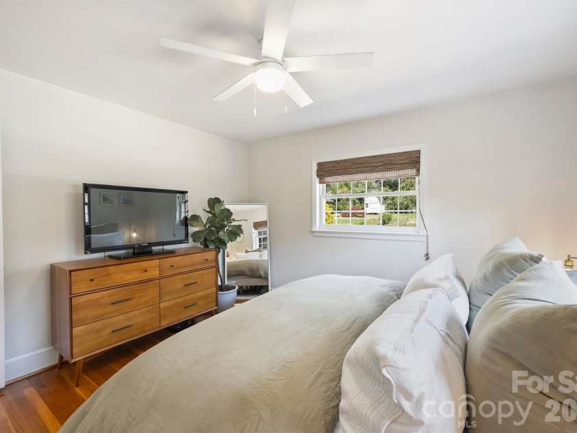 3608 Ellen Avenue, Charlotte, NC 28205.  MLS# CAR4361918, YatesRealty ID 8569. Primary Bedroom