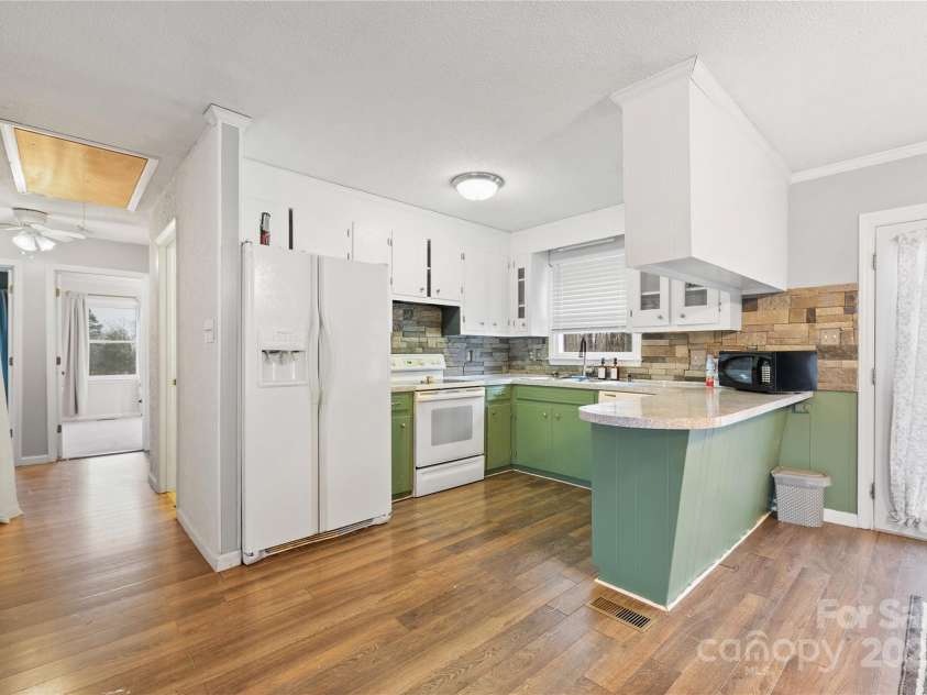 927 Ferguson Ridge Road, Gastonia, NC 28052.  MLS# CAR4213440, YatesRealty ID 857. 