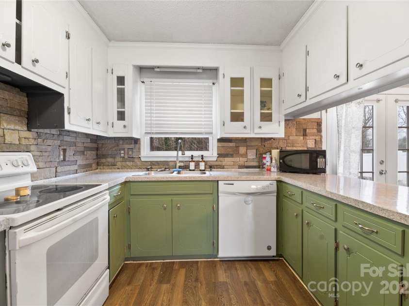 927 Ferguson Ridge Road, Gastonia, NC 28052.  MLS# CAR4213440, YatesRealty ID 857. 