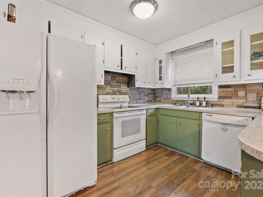 927 Ferguson Ridge Road, Gastonia, NC 28052.  MLS# CAR4213440, YatesRealty ID 857. 