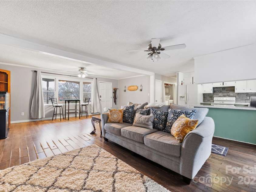 927 Ferguson Ridge Road, Gastonia, NC 28052.  MLS# CAR4213440, YatesRealty ID 857. 