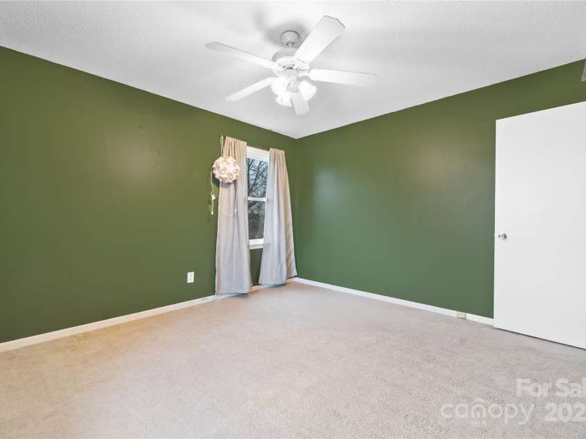 927 Ferguson Ridge Road, Gastonia, NC 28052.  MLS# CAR4213440, YatesRealty ID 857. 