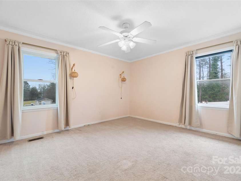 927 Ferguson Ridge Road, Gastonia, NC 28052.  MLS# CAR4213440, YatesRealty ID 857. 