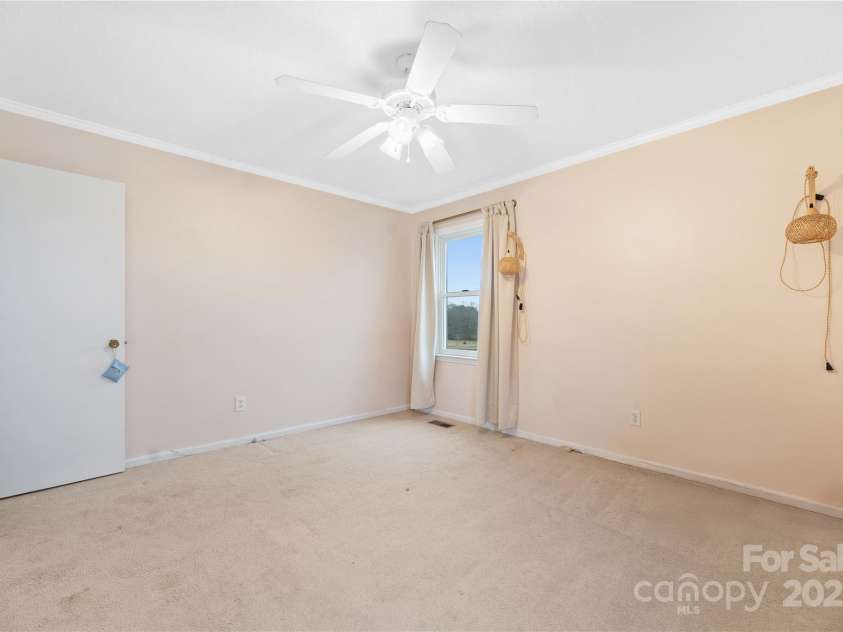 927 Ferguson Ridge Road, Gastonia, NC 28052.  MLS# CAR4213440, YatesRealty ID 857. 