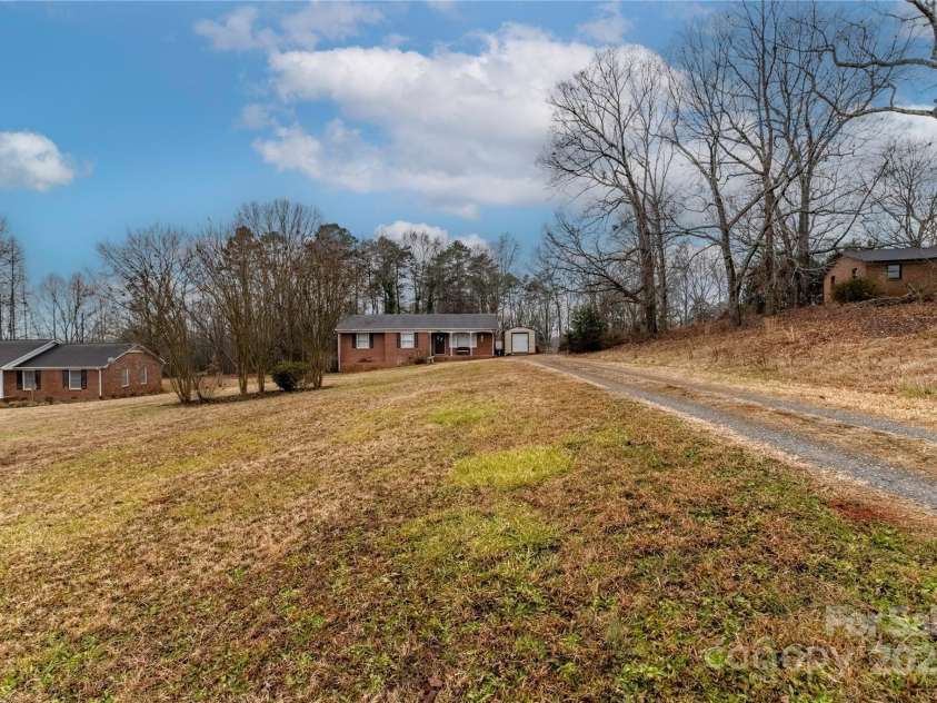 927 Ferguson Ridge Road, Gastonia, NC 28052.  MLS# CAR4213440, YatesRealty ID 857. 
