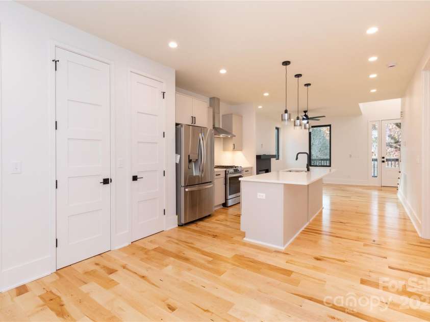 213 New Stock Road, Asheville, NC 28804.  MLS# CAR4202759, YatesRealty ID 8570. Dining Room