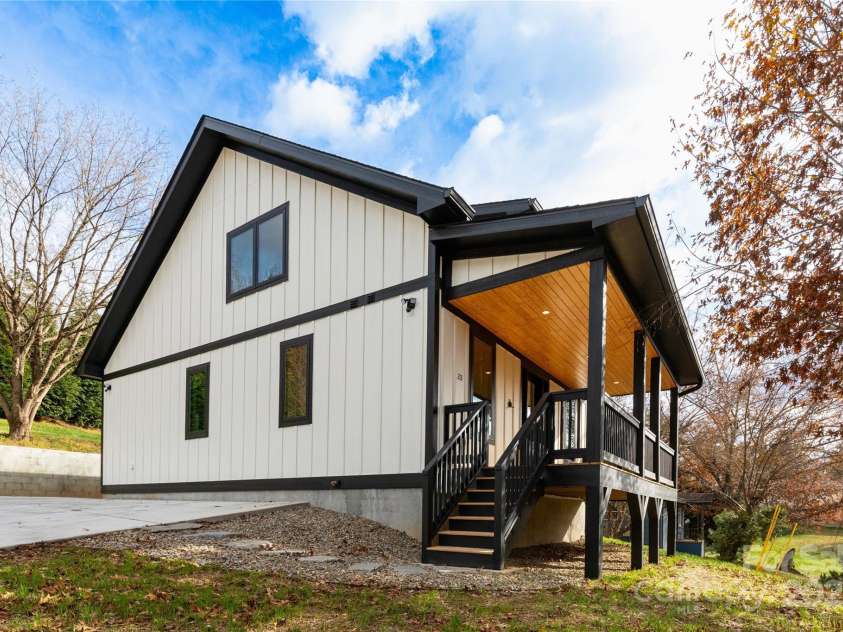 213 New Stock Road, Asheville, NC 28804.  MLS# CAR4202759, YatesRealty ID 8570. Front of Home