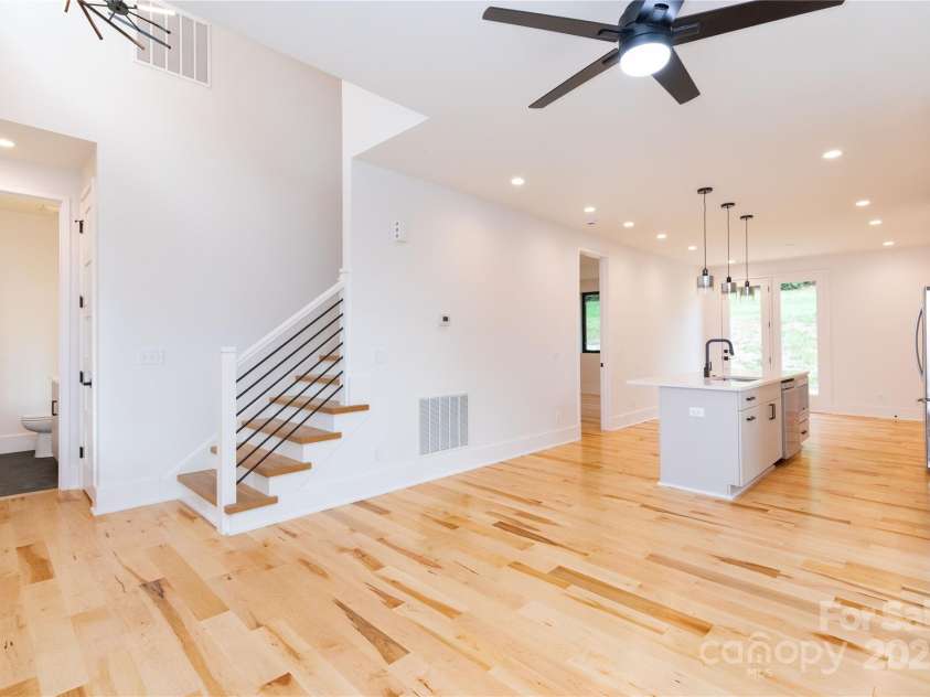 213 New Stock Road, Asheville, NC 28804.  MLS# CAR4202759, YatesRealty ID 8570. Living Room