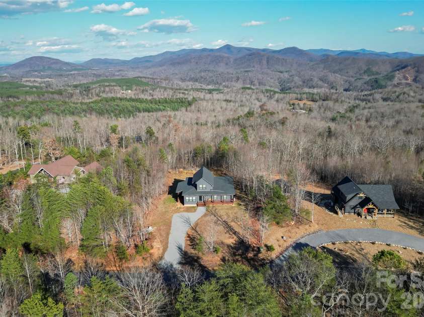 53 Crescent Ridge Lane, Nebo, NC 28761.  MLS# CAR4325375, YatesRealty ID 8570. 