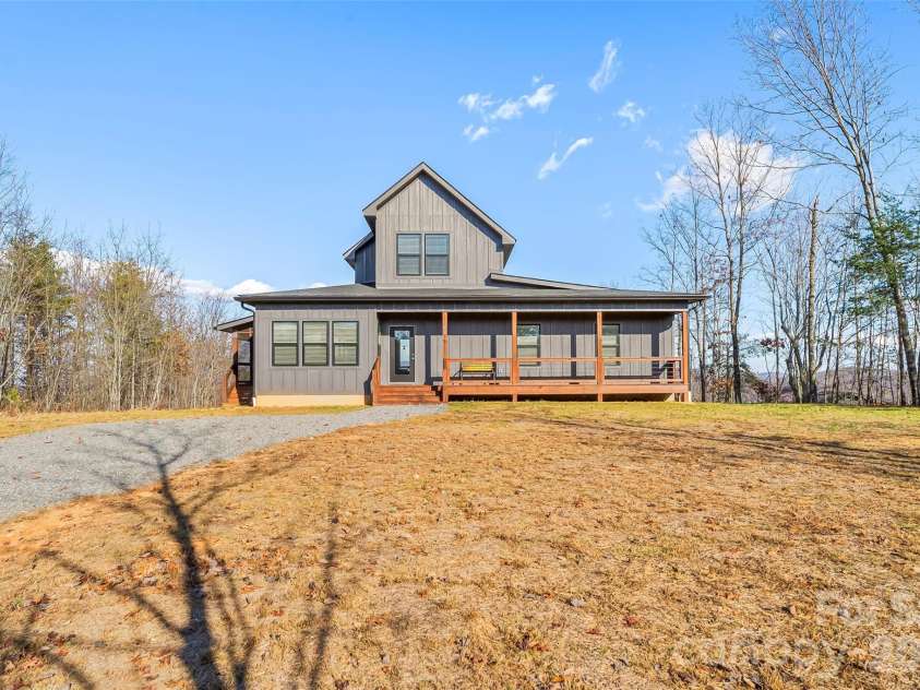 53 Crescent Ridge Lane, Nebo, NC 28761.  MLS# CAR4325375, YatesRealty ID 8570. 
