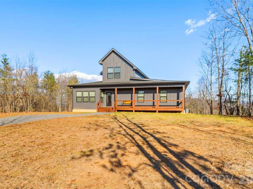 53 Crescent Ridge Lane, Nebo, NC 28761.  MLS# CAR4325375, YatesRealty ID 8570. 