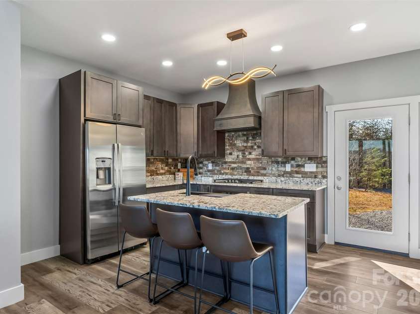 53 Crescent Ridge Lane, Nebo, NC 28761.  MLS# CAR4325375, YatesRealty ID 8570. 