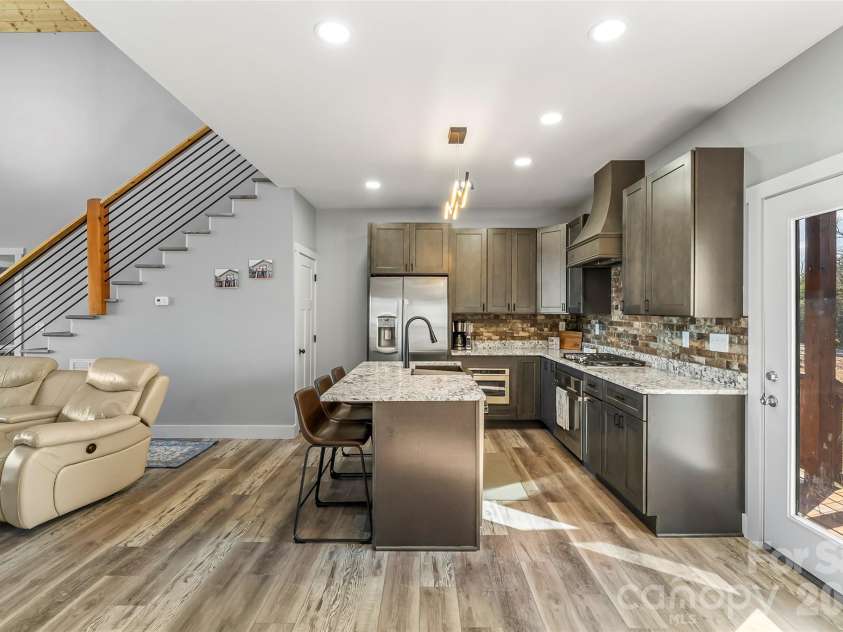 53 Crescent Ridge Lane, Nebo, NC 28761.  MLS# CAR4325375, YatesRealty ID 8570. 