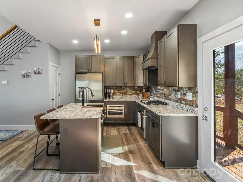 53 Crescent Ridge Lane, Nebo, NC 28761.  MLS# CAR4325375, YatesRealty ID 8570. 