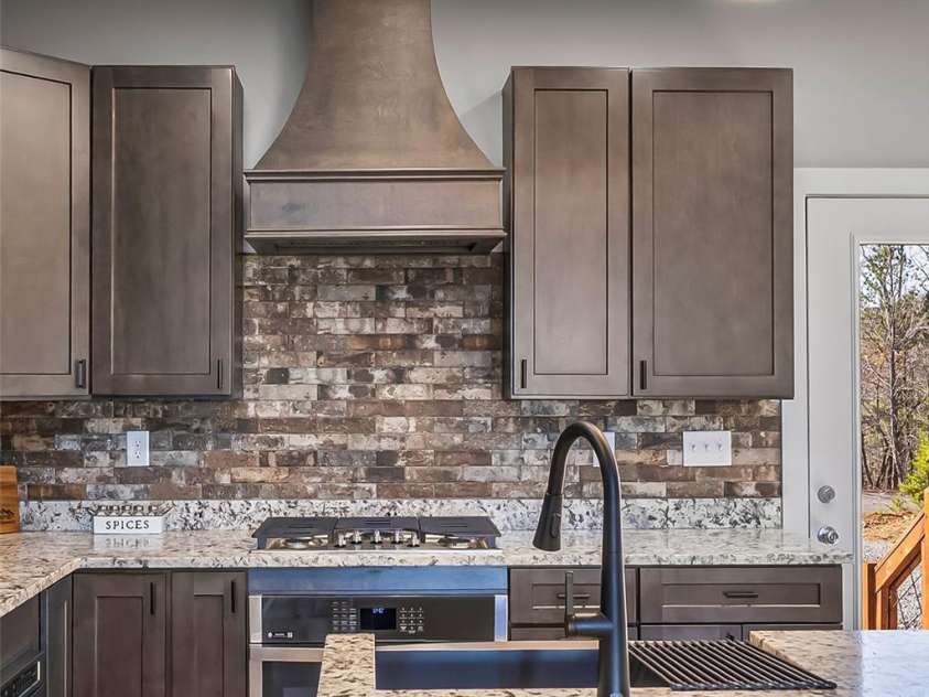 53 Crescent Ridge Lane, Nebo, NC 28761.  MLS# CAR4325375, YatesRealty ID 8570. 