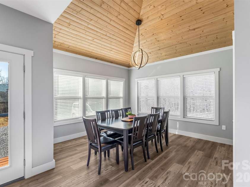 53 Crescent Ridge Lane, Nebo, NC 28761.  MLS# CAR4325375, YatesRealty ID 8570. 