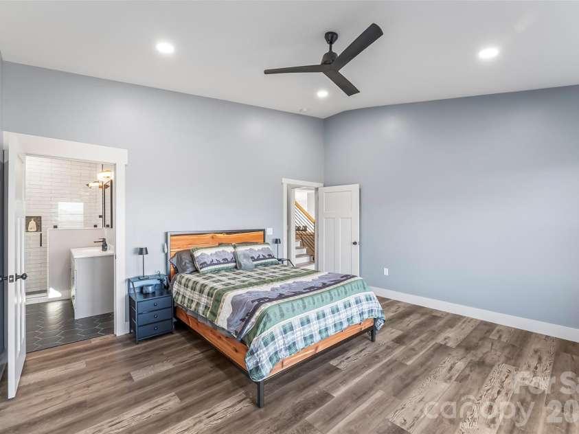 53 Crescent Ridge Lane, Nebo, NC 28761.  MLS# CAR4325375, YatesRealty ID 8570. 