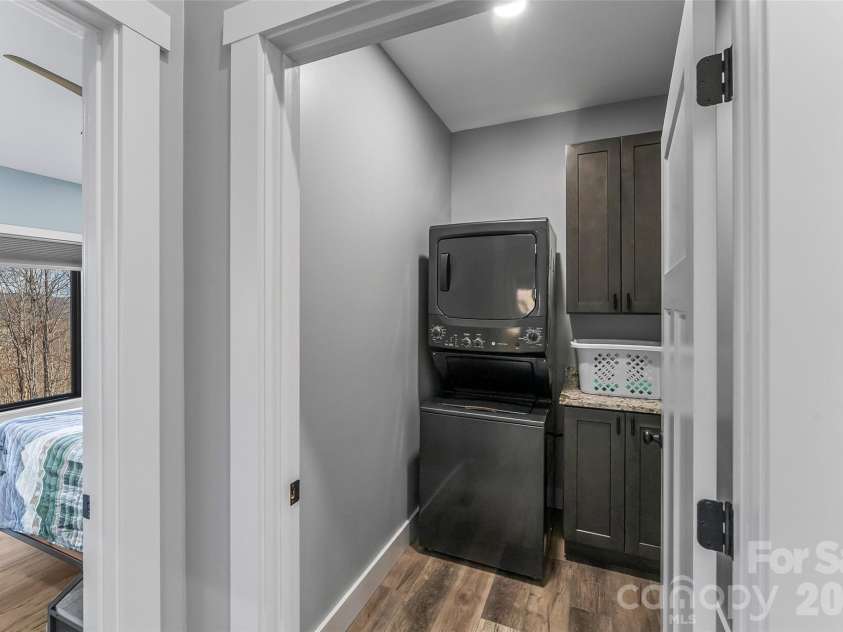 53 Crescent Ridge Lane, Nebo, NC 28761.  MLS# CAR4325375, YatesRealty ID 8570. 