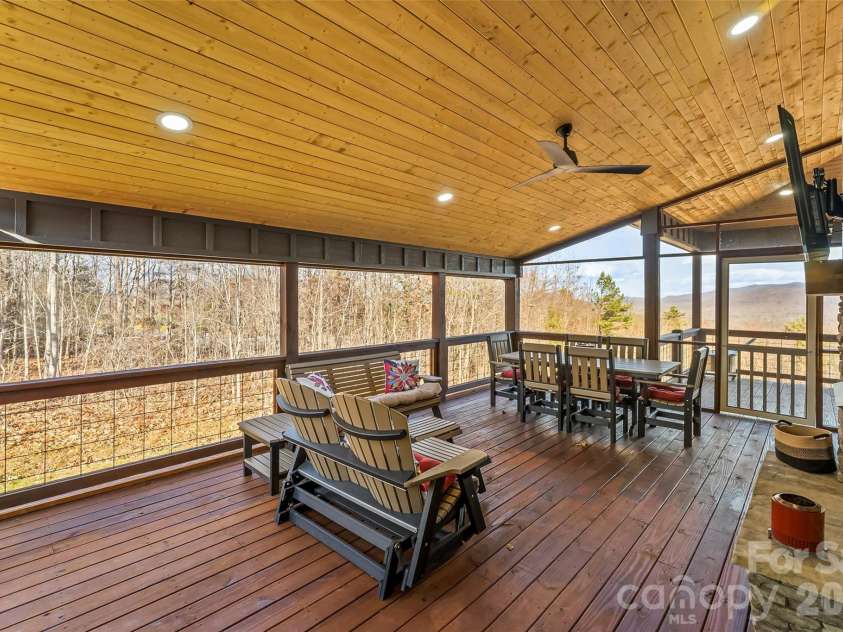 53 Crescent Ridge Lane, Nebo, NC 28761.  MLS# CAR4325375, YatesRealty ID 8570. 