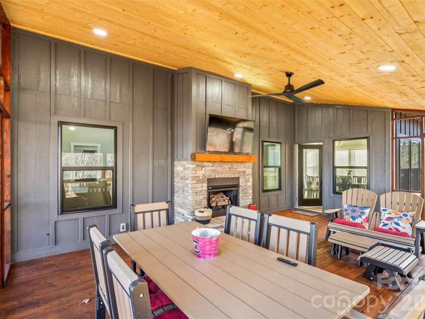 53 Crescent Ridge Lane, Nebo, NC 28761.  MLS# CAR4325375, YatesRealty ID 8570. 