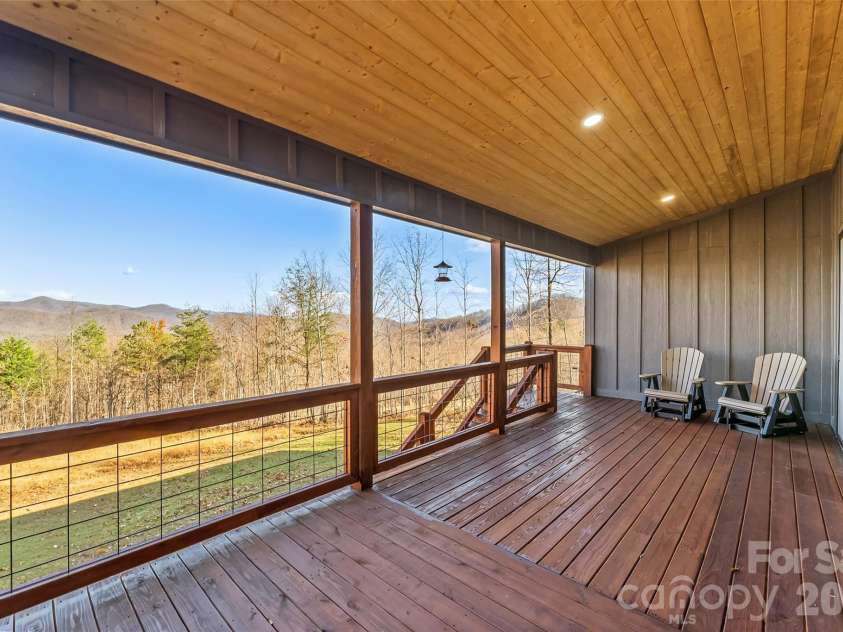 53 Crescent Ridge Lane, Nebo, NC 28761.  MLS# CAR4325375, YatesRealty ID 8570. 