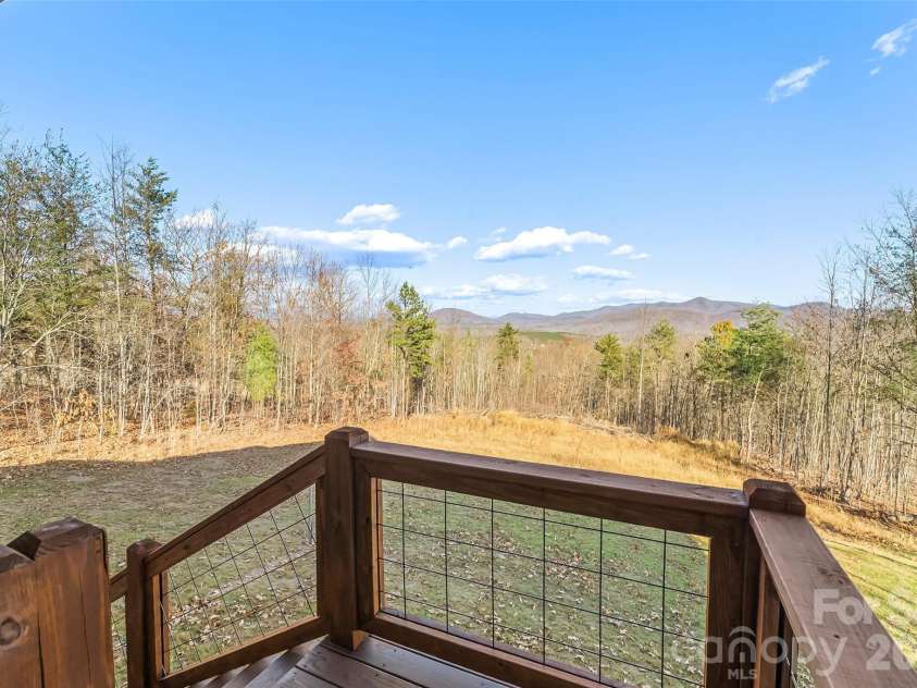 53 Crescent Ridge Lane, Nebo, NC 28761.  MLS# CAR4325375, YatesRealty ID 8570. 