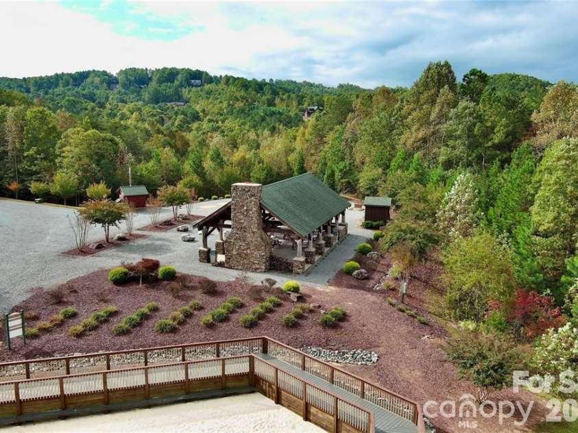 53 Crescent Ridge Lane, Nebo, NC 28761.  MLS# CAR4325375, YatesRealty ID 8570. 