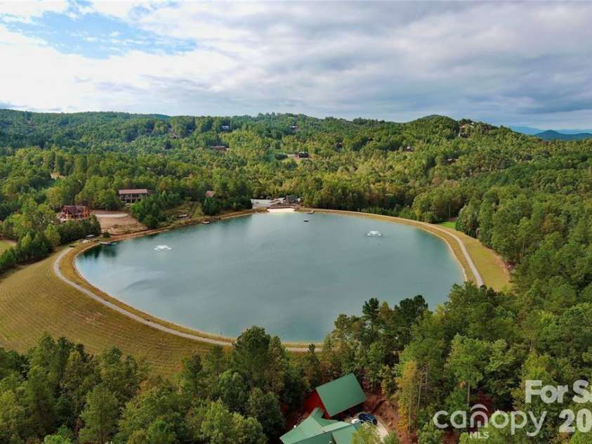 53 Crescent Ridge Lane, Nebo, NC 28761.  MLS# CAR4325375, YatesRealty ID 8570. 