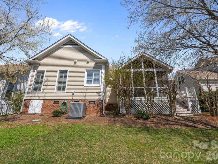 824 Garbow Court, Charlotte, NC 28270.  MLS# CAR4362223, YatesRealty ID 8571. 