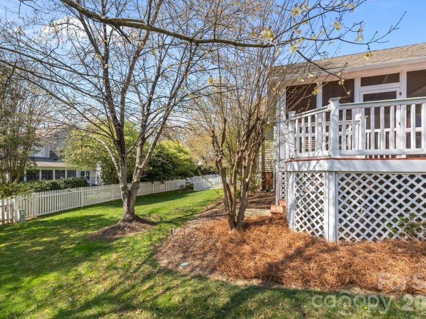 824 Garbow Court, Charlotte, NC 28270.  MLS# CAR4362223, YatesRealty ID 8571. 