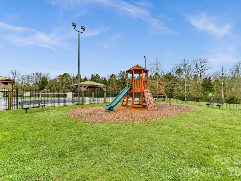 824 Garbow Court, Charlotte, NC 28270.  MLS# CAR4362223, YatesRealty ID 8571. 