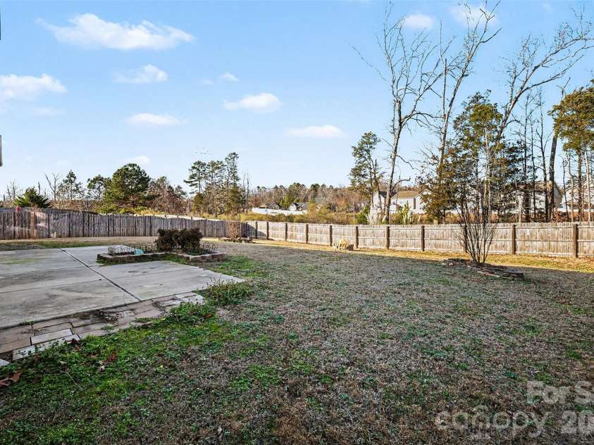12820 Clydesdale Drive, Midland, NC 28107.  MLS# CAR4333941, YatesRealty ID 8572. 