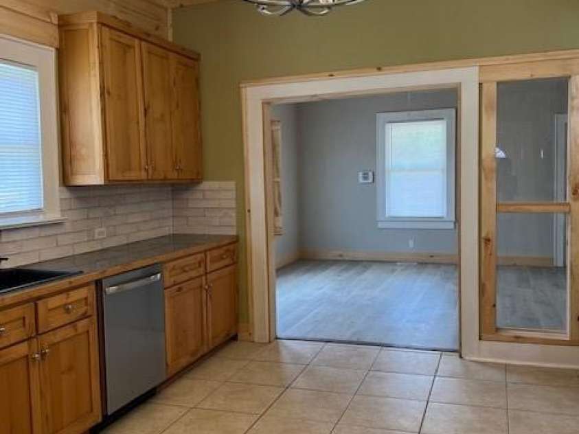 61 Third Street, Marion, NC 28752.  MLS# CAR4251216, YatesRealty ID 8573. 