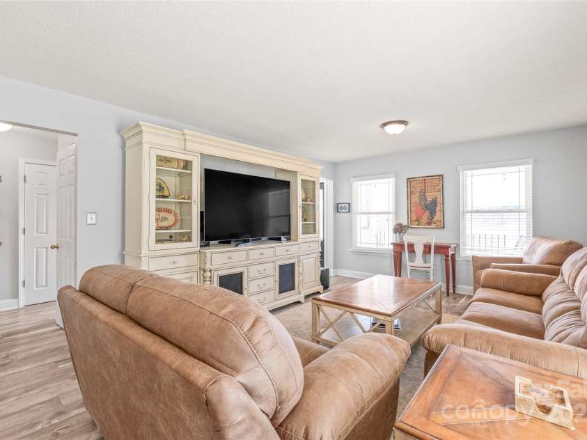 3929 Wexford Lane, Denver, NC 28037.  MLS# CAR4222492, YatesRealty ID 8574. 