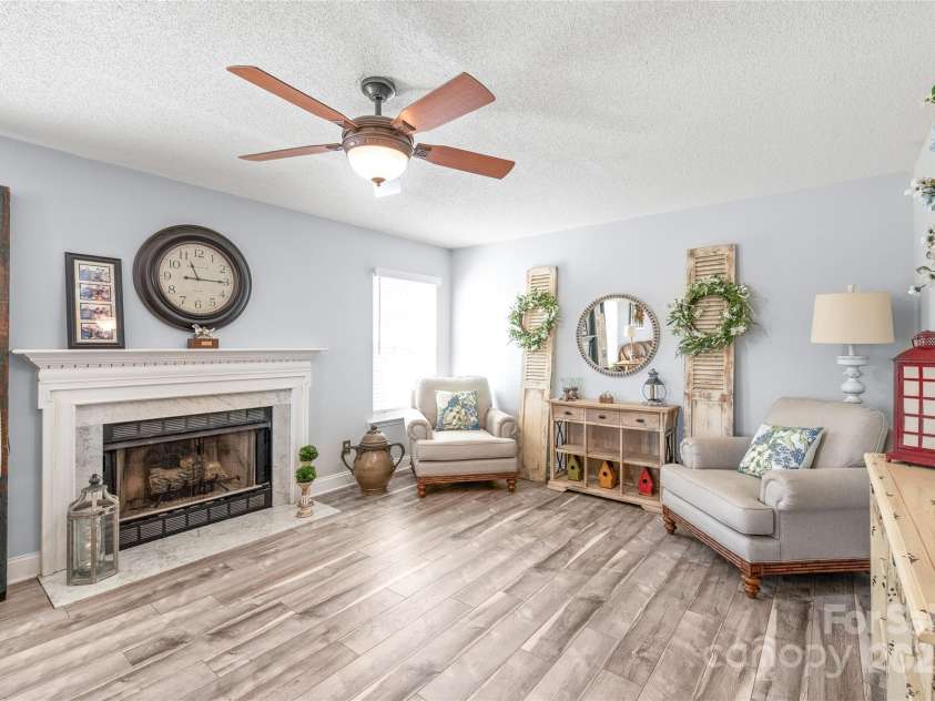 3929 Wexford Lane, Denver, NC 28037.  MLS# CAR4222492, YatesRealty ID 8574. 