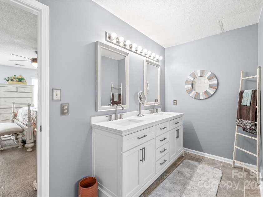 3929 Wexford Lane, Denver, NC 28037.  MLS# CAR4222492, YatesRealty ID 8574. 