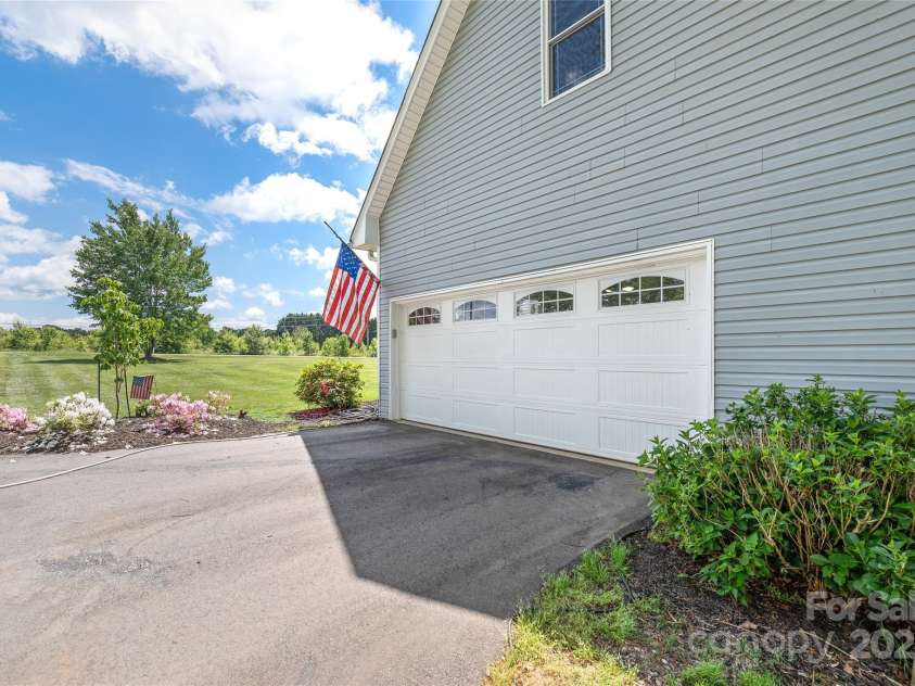 3929 Wexford Lane, Denver, NC 28037.  MLS# CAR4222492, YatesRealty ID 8574. 