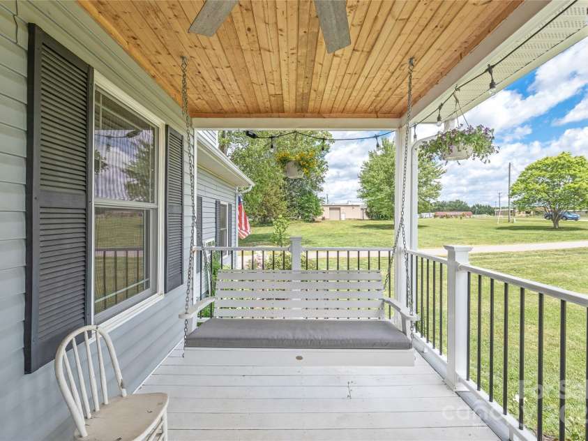 3929 Wexford Lane, Denver, NC 28037.  MLS# CAR4222492, YatesRealty ID 8574. 