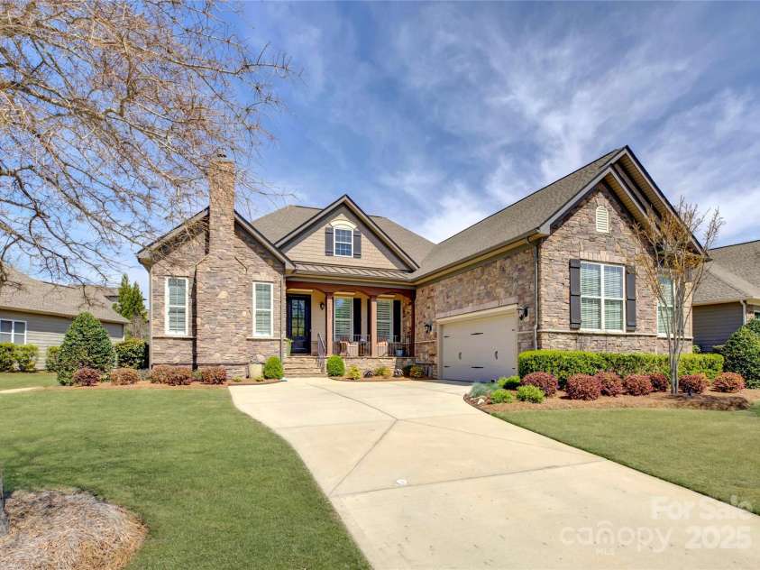 14830 Creeks Edge Drive, Charlotte, NC 28278.  MLS# CAR4226711, YatesRealty ID 8575. 