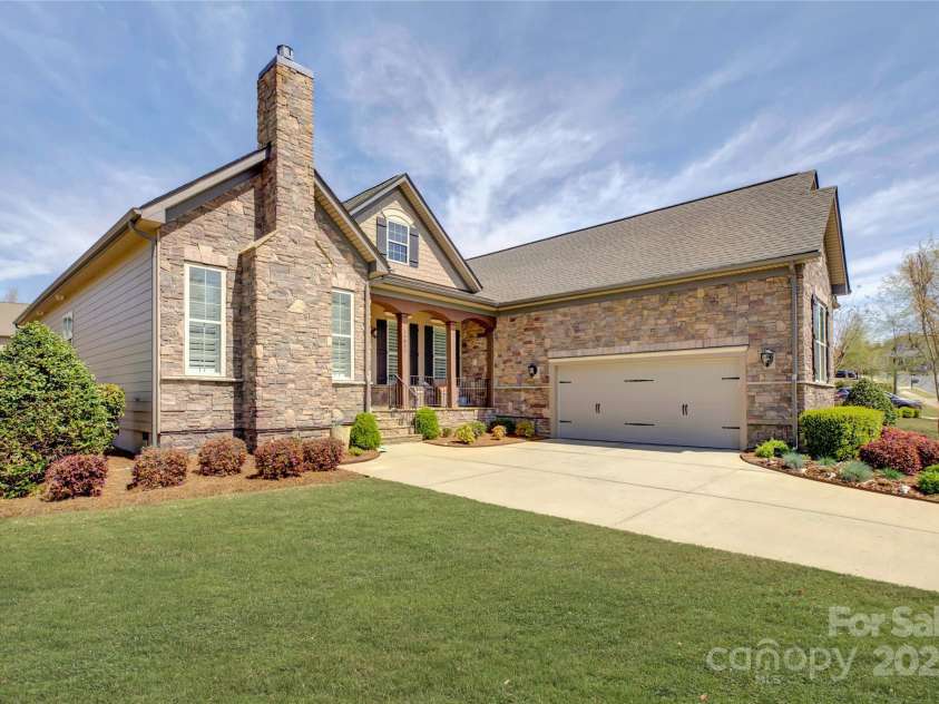 14830 Creeks Edge Drive, Charlotte, NC 28278.  MLS# CAR4226711, YatesRealty ID 8575. 