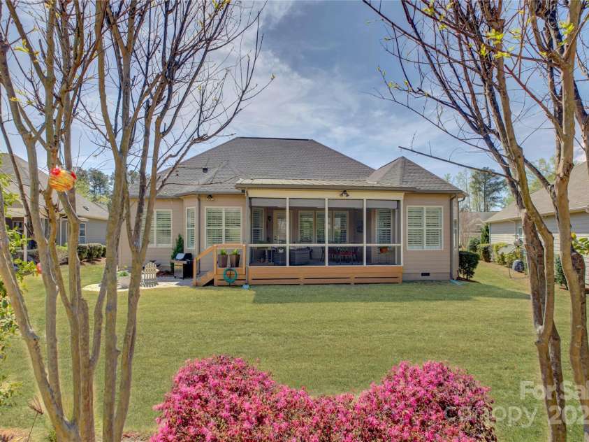14830 Creeks Edge Drive, Charlotte, NC 28278.  MLS# CAR4226711, YatesRealty ID 8575. 
