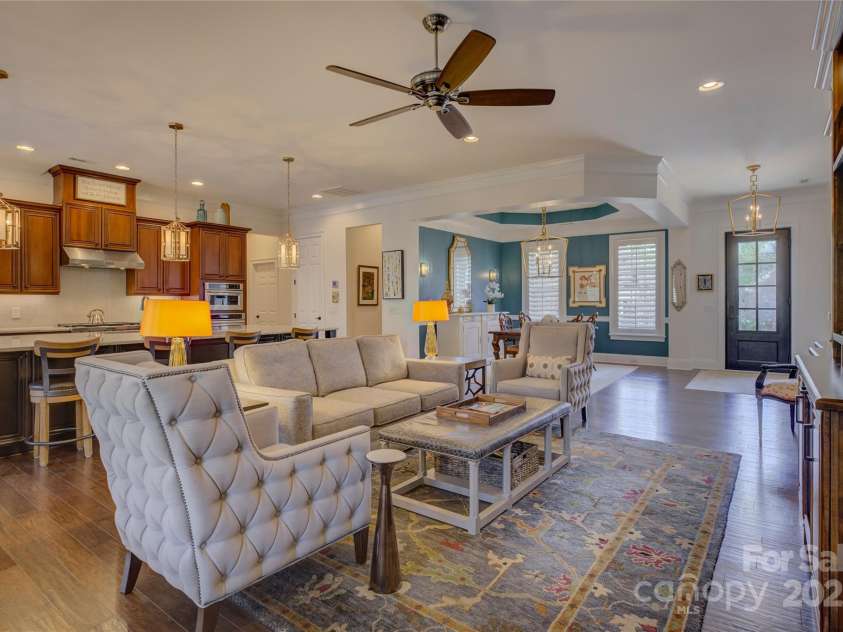 14830 Creeks Edge Drive, Charlotte, NC 28278.  MLS# CAR4226711, YatesRealty ID 8575. 