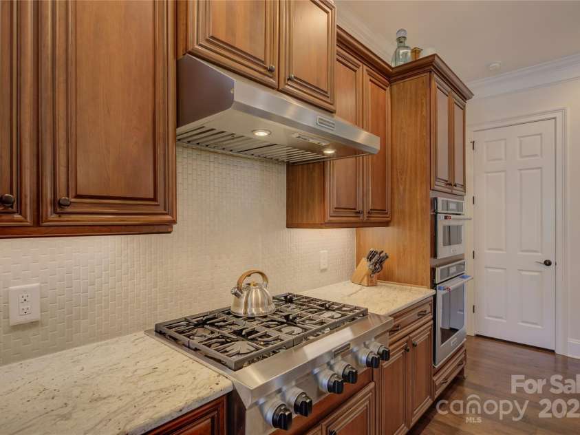 14830 Creeks Edge Drive, Charlotte, NC 28278.  MLS# CAR4226711, YatesRealty ID 8575. 