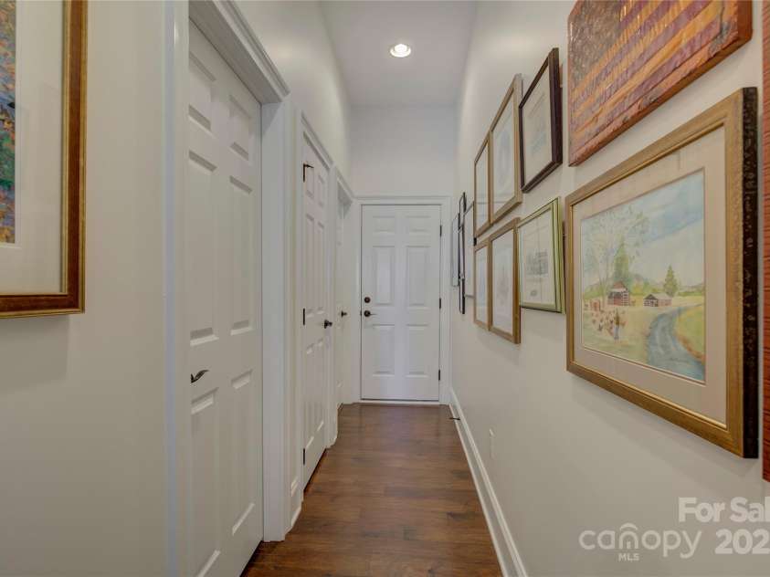 14830 Creeks Edge Drive, Charlotte, NC 28278.  MLS# CAR4226711, YatesRealty ID 8575. 