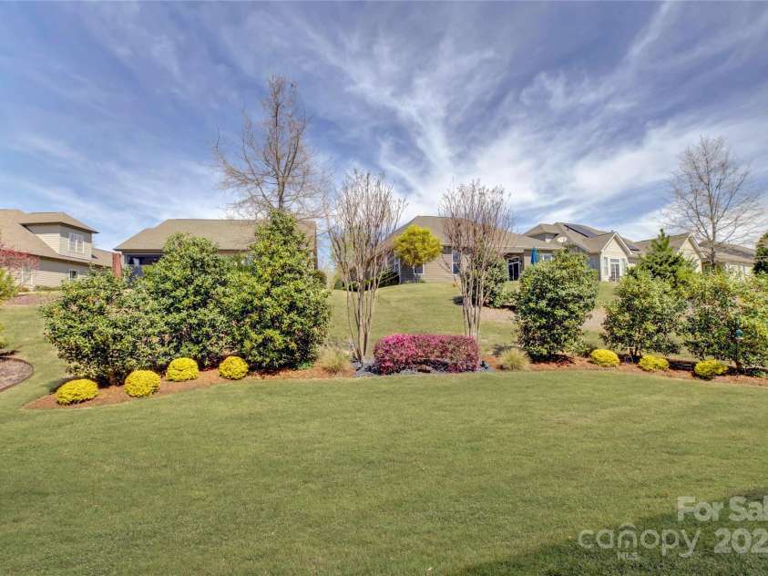 14830 Creeks Edge Drive, Charlotte, NC 28278.  MLS# CAR4226711, YatesRealty ID 8575. 