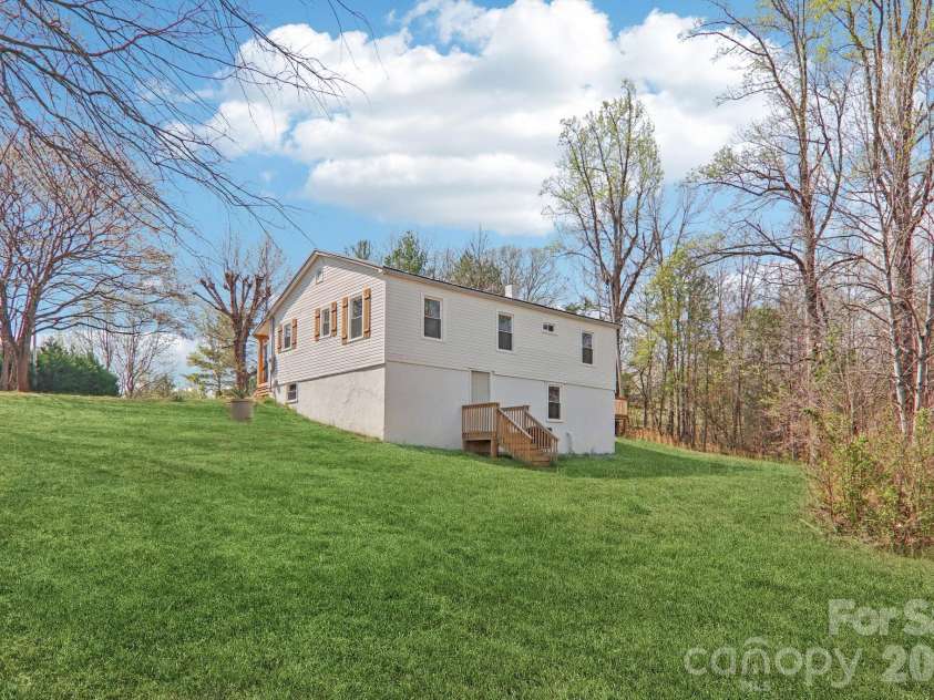 5192 Ralph Winchester Road, Lenoir, NC 28645.  MLS# CAR4349337, YatesRealty ID 8576. 